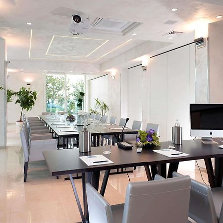 Mercure Hotel Rimini Artis Esterno foto
