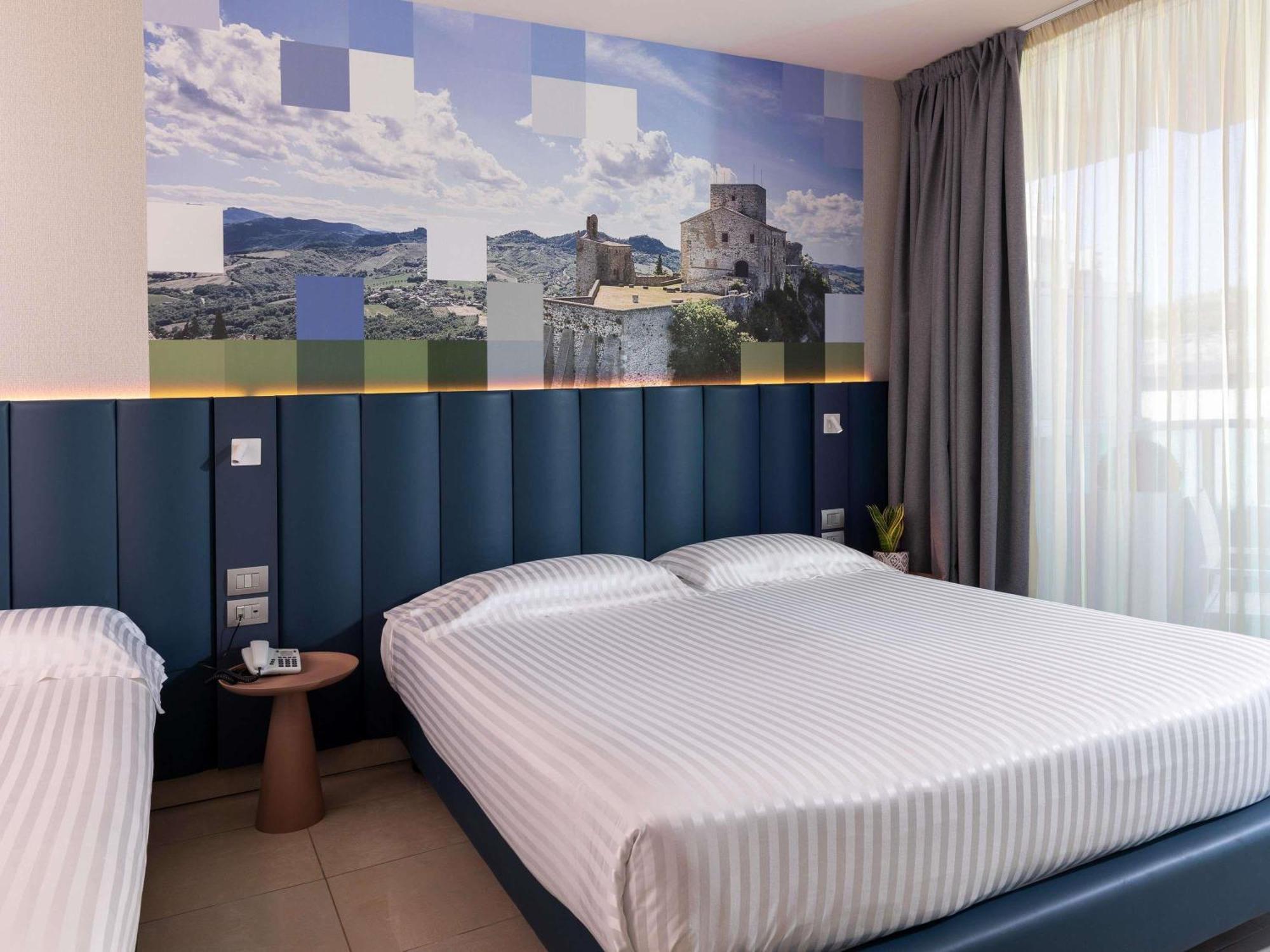 Mercure Hotel Rimini Artis Esterno foto