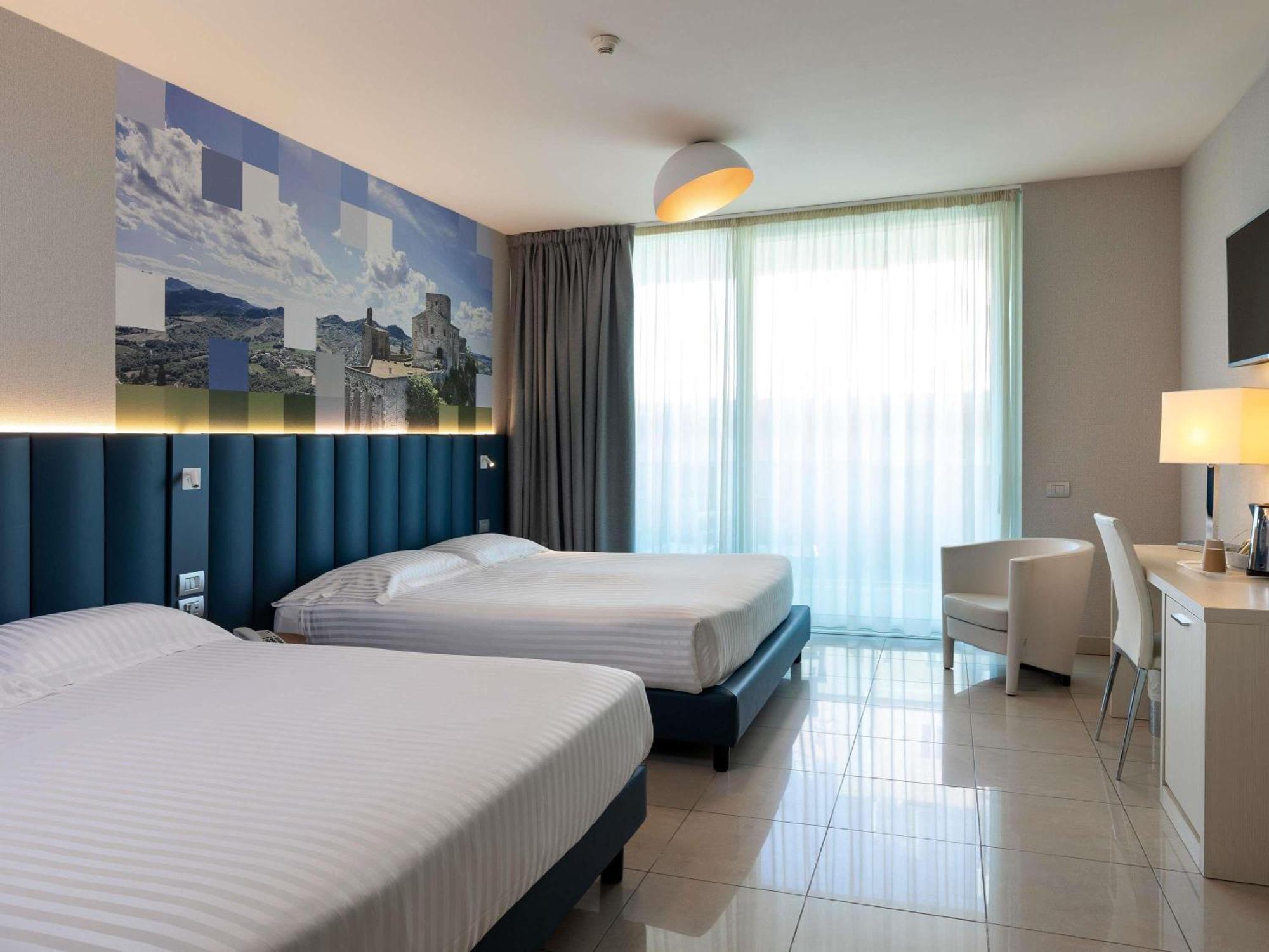 Mercure Hotel Rimini Artis Esterno foto
