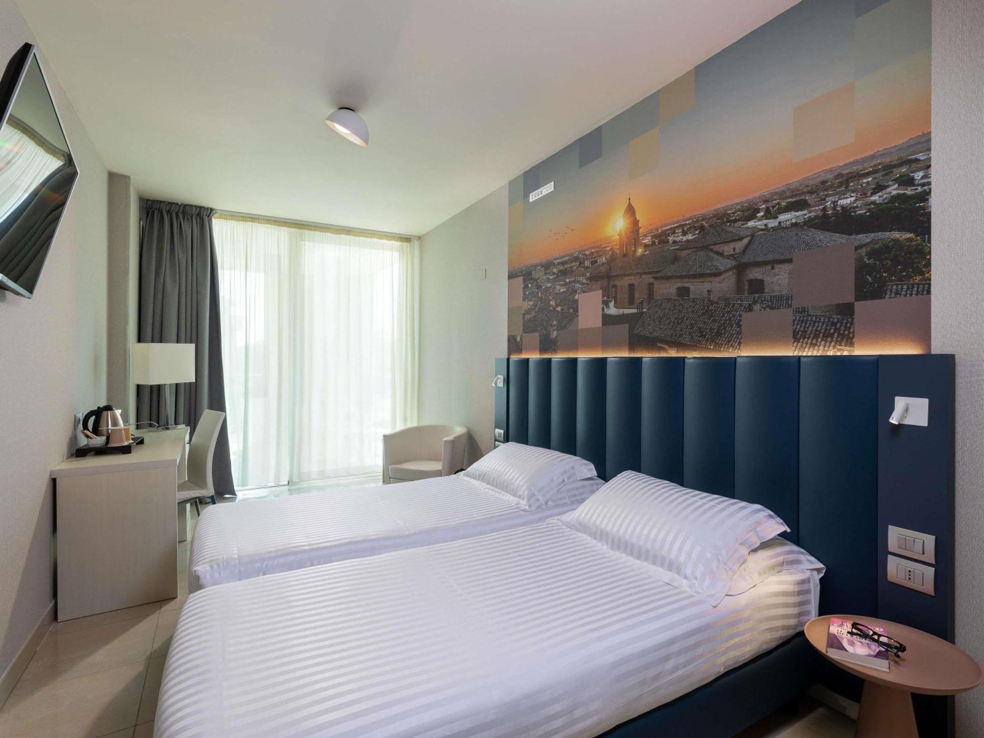Mercure Hotel Rimini Artis Esterno foto