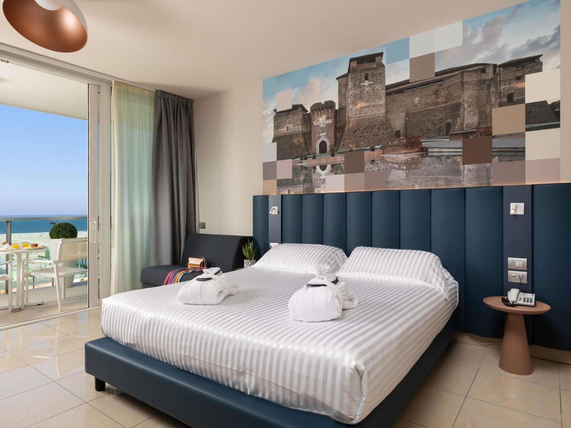 Mercure Hotel Rimini Artis Esterno foto