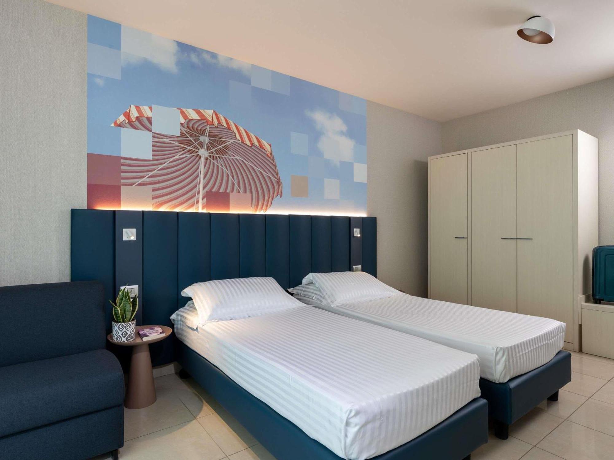Mercure Hotel Rimini Artis Esterno foto