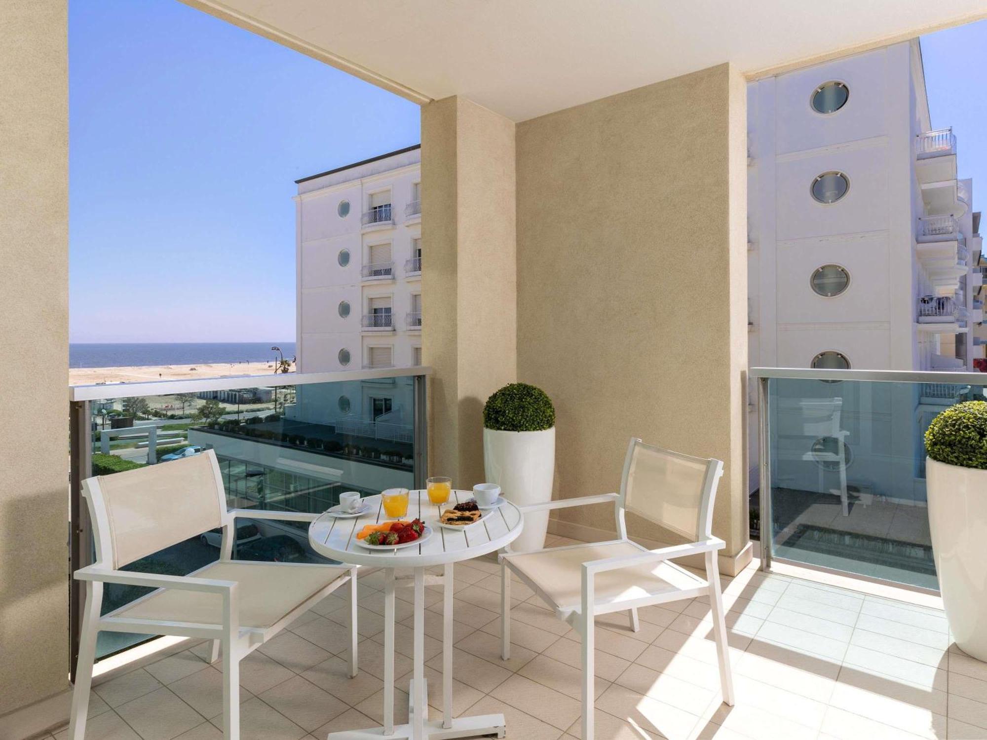 Mercure Hotel Rimini Artis Esterno foto